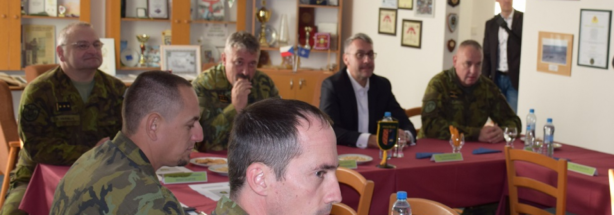 2doklad_velitele_102._pzpr.jpg
