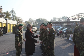 predani_resortnich_vyznamenani_jednotlivym_vojakum_se_zhostila_namestkyne_primatora_hana_brnakova.jpg