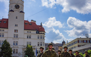Den ozbrojených sil - slavnostní nástup