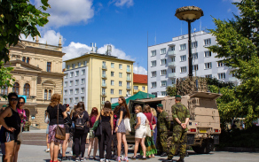 Den ozbrojených sil - slavnostní nástup